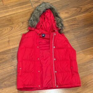 GAP Women’s Red Puffer Vest with Faux Fur Trim Detachable Hood